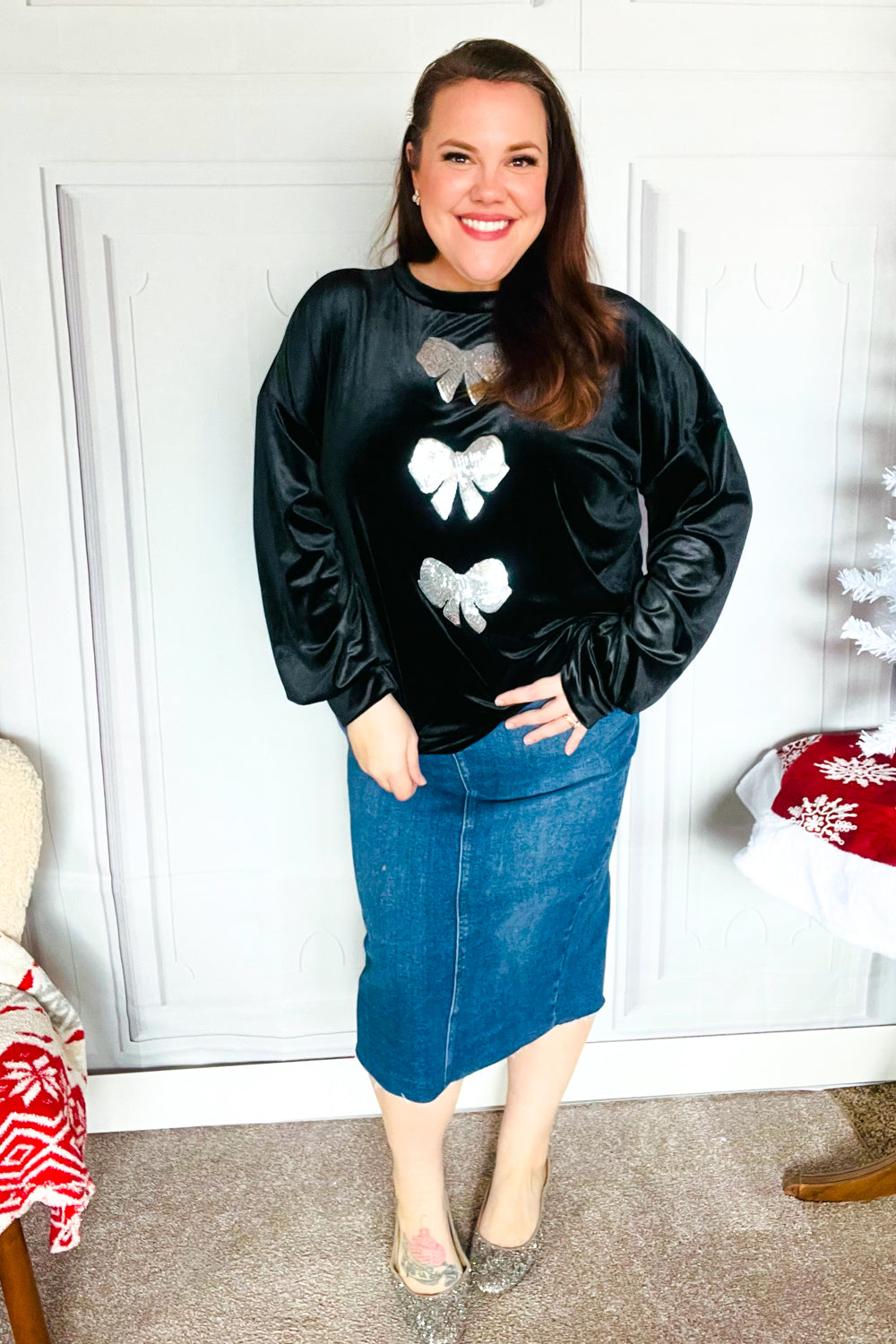 Home For The Holiday Silver Sequin Bow Velvet Pullover Top